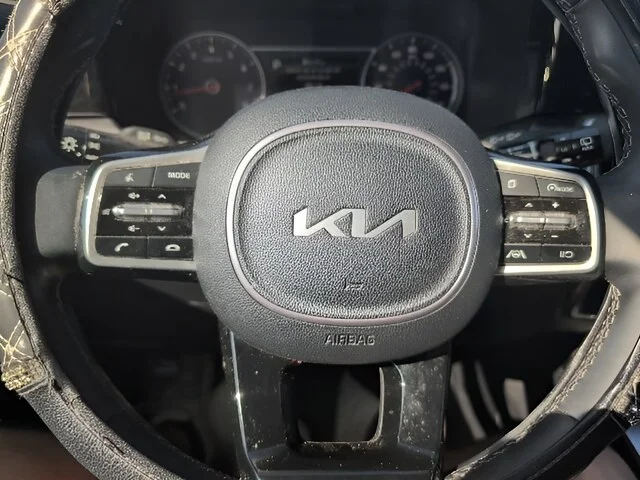 Used 2023 Glacial White Pearl Kia S image 12