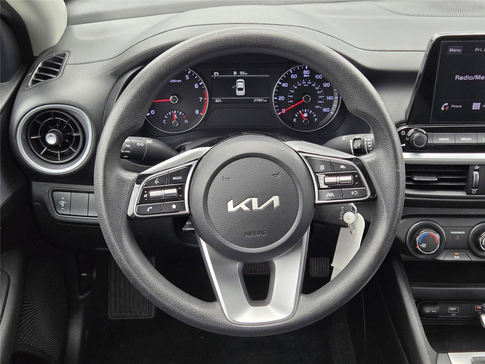 Used 2024 Snow White Pearl Kia LXS image 16
