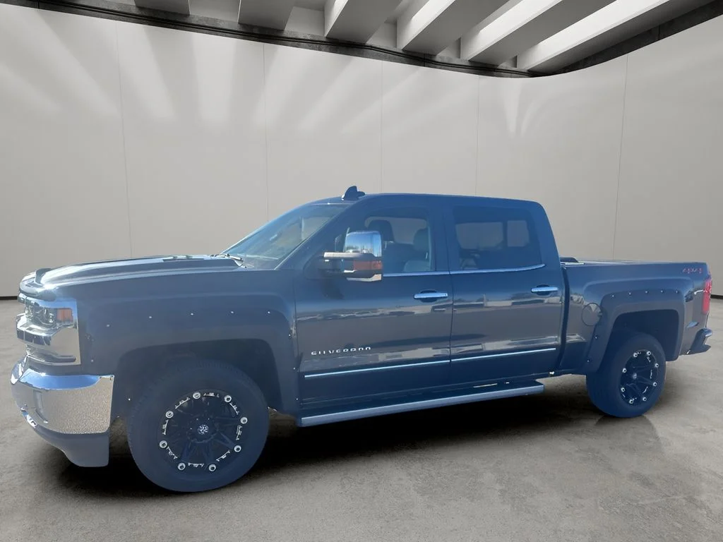 Used 2018 GRAPHITE METALLIC Chevrolet LTZ image 6