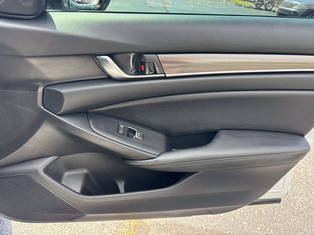 Used 2019  Honda Sport image 22