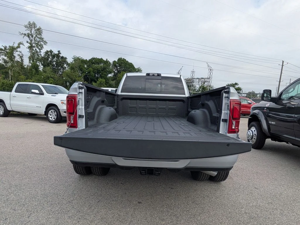 New 2026 Silver-Zynith Exterior Paint RAM Laramie image 15
