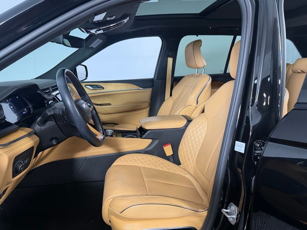 Used 2022 Black Jeep Summit Reserve image 18