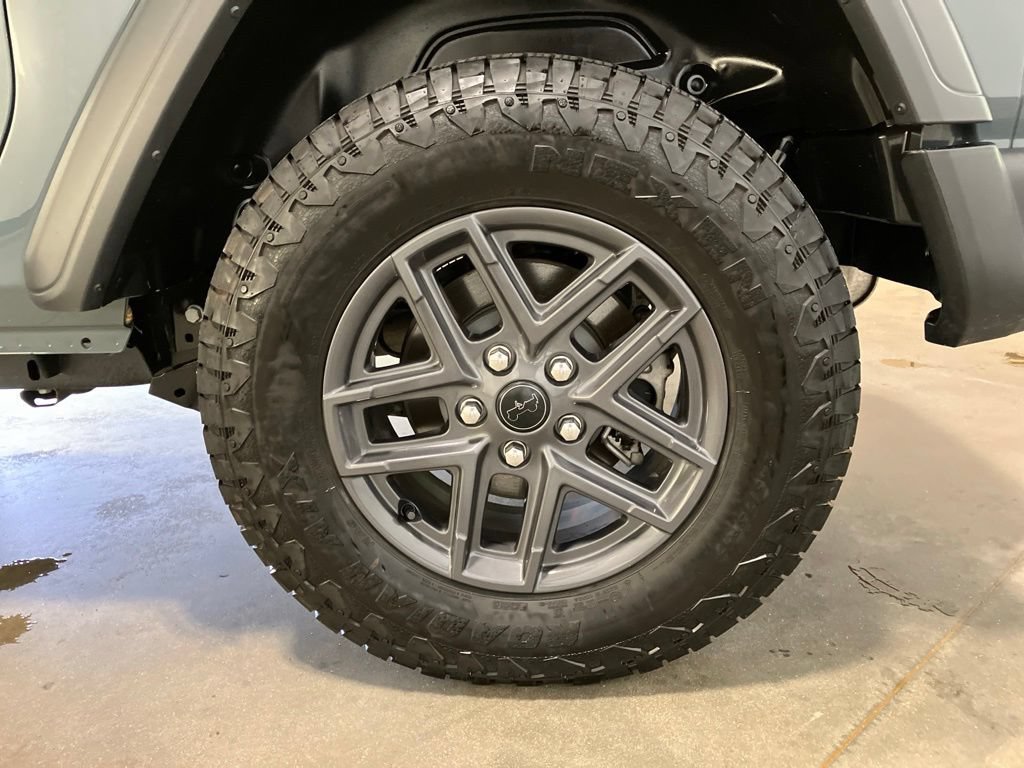 Used 2024 Anvil Clear Coat Jeep Sport S image 26