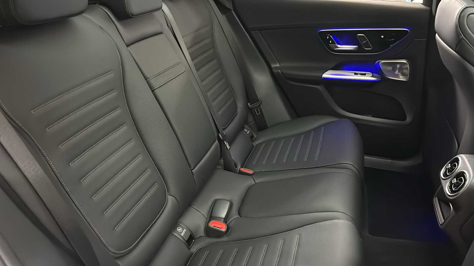 New 2026 MANUFAKTUR Alpine Grey Mercedes-Benz GLC 300 image 35