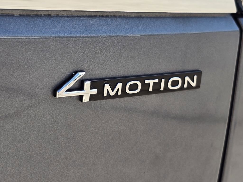 Used 2023 Platinum Gray Metallic Volkswagen 2.0T SE w/Technology image 28