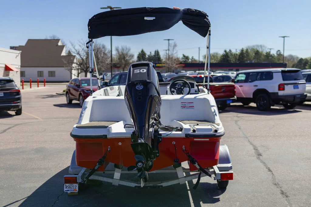 Used 2023  Bayliner  image 5