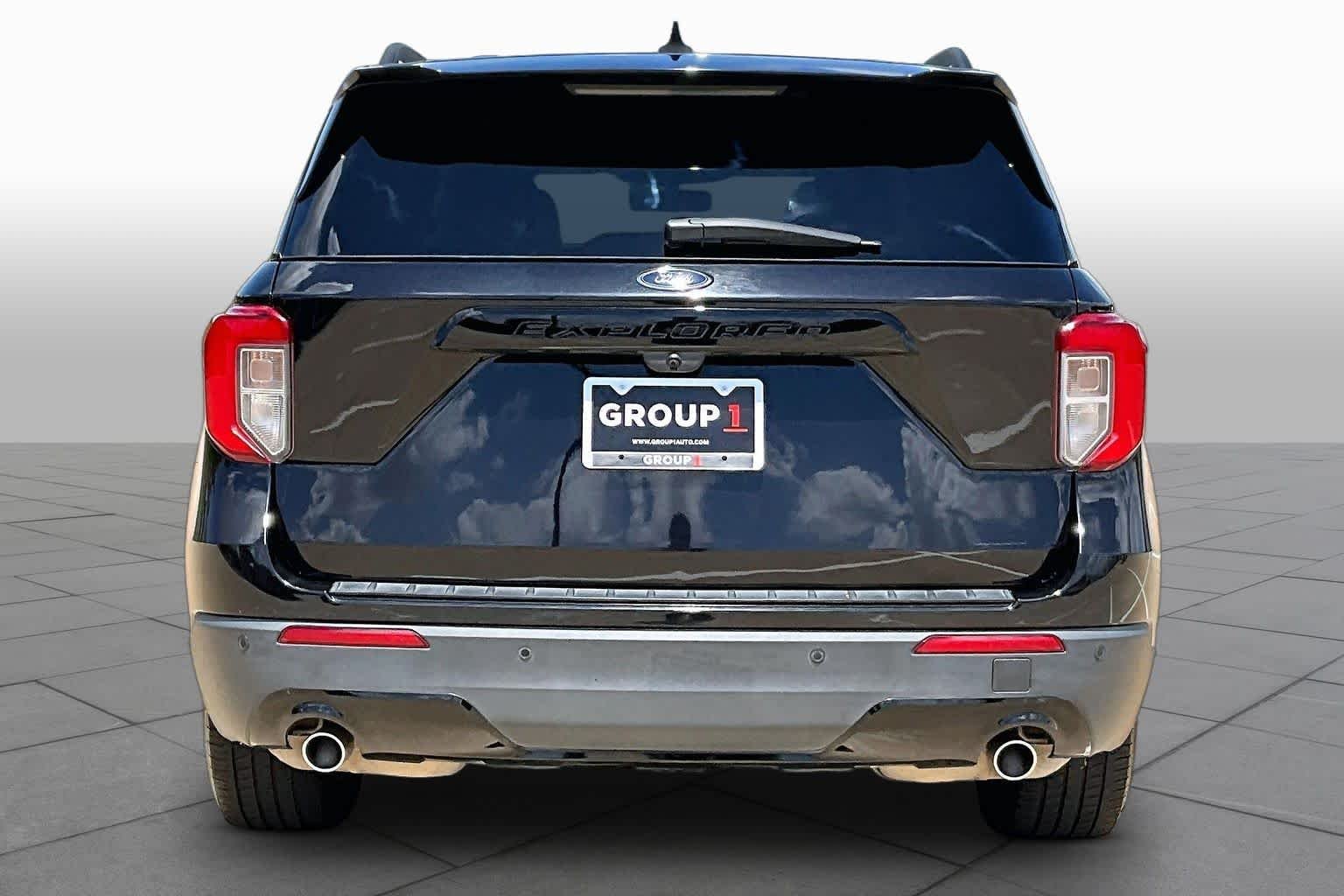 Used 2022 Agate Black Metallic Ford ST-Line image 5