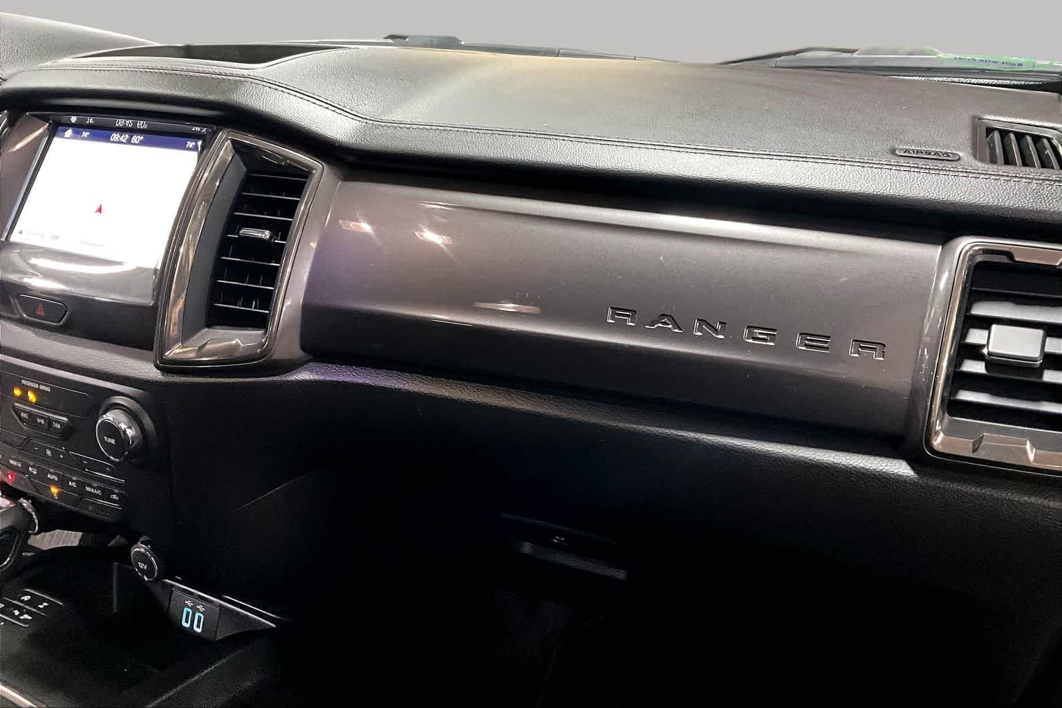 Used 2019 Magnetic Metallic Ford LARIAT image 17