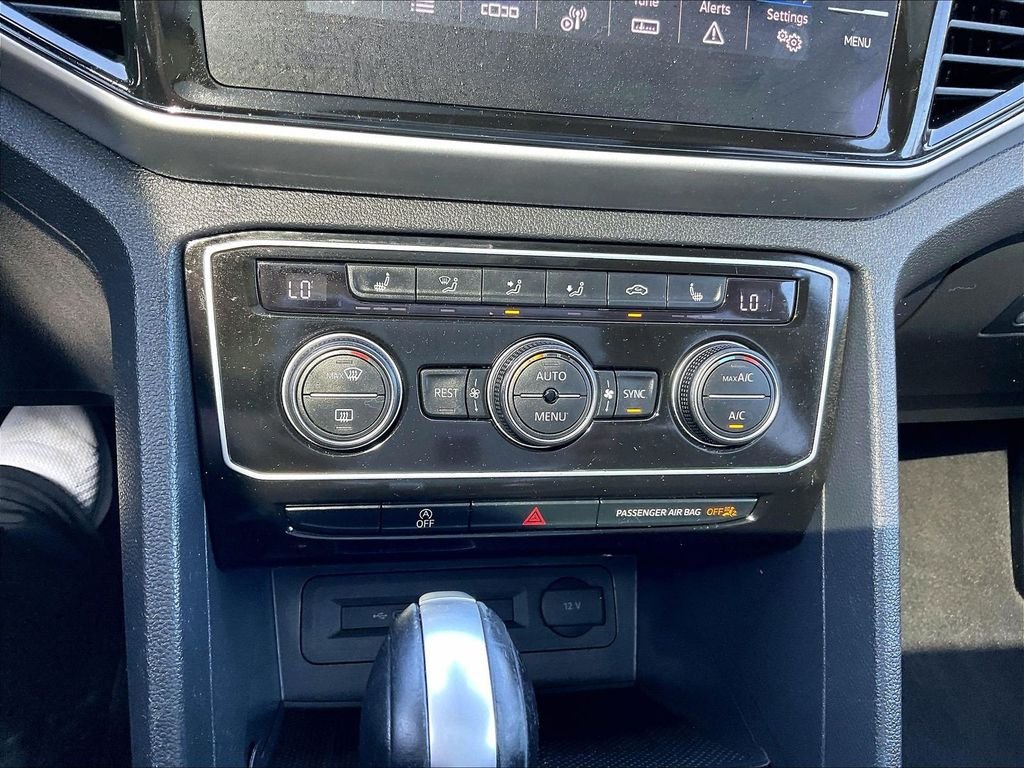 Used 2023 Gray Volkswagen 3.6L V6 SE w/Technology image 27