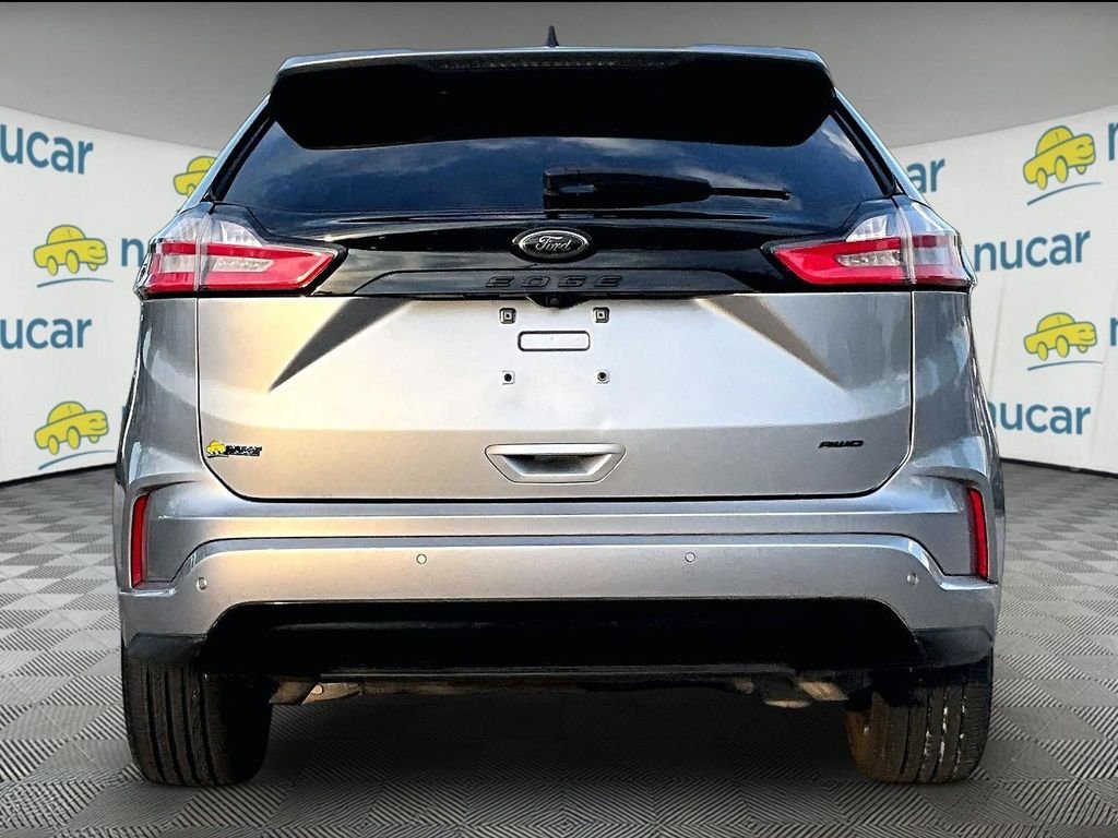 Used 2022 Silver Ford SE image 5