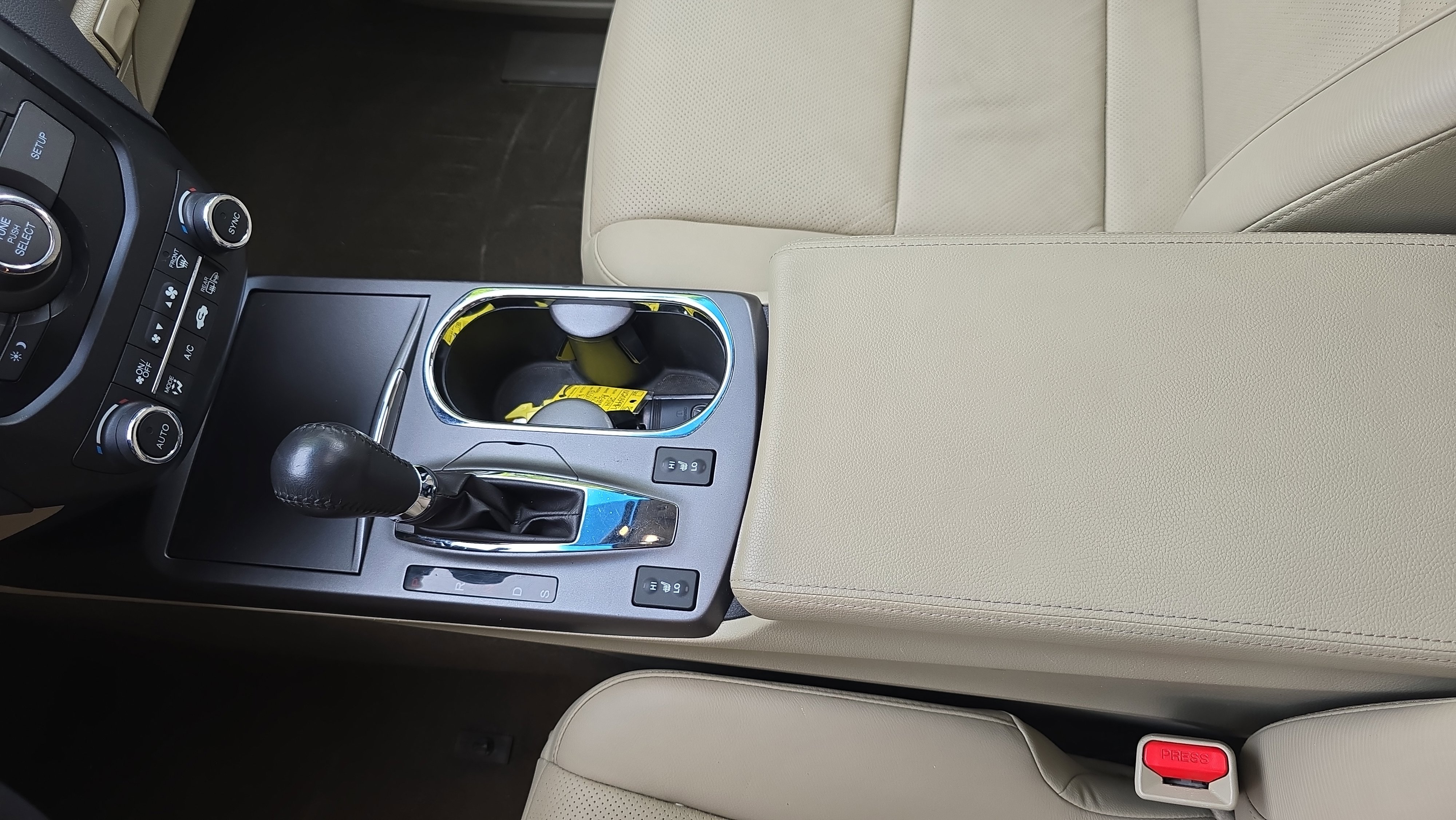 Used 2014 White Acura AWD image 11