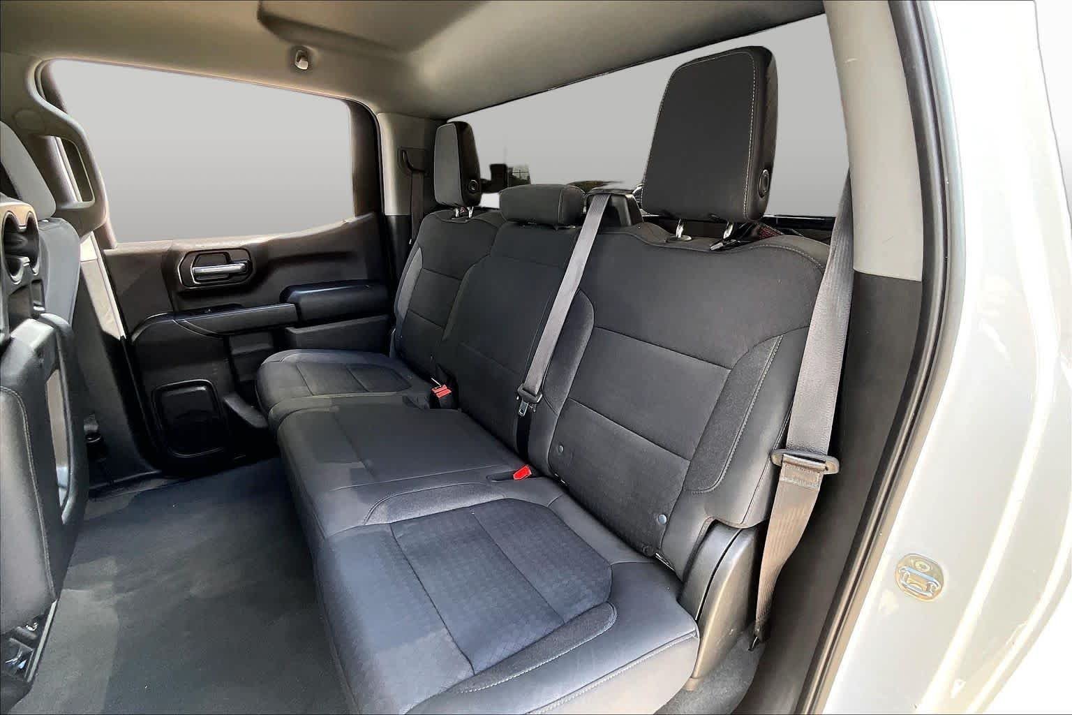 Used 2021 Iridescent Pearl Tricoat Chevrolet LT image 19