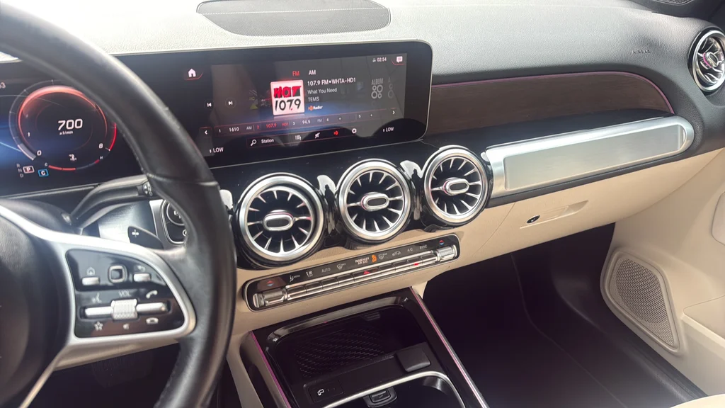 Used 2021 Red Mercedes-Benz GLB 250 image 15