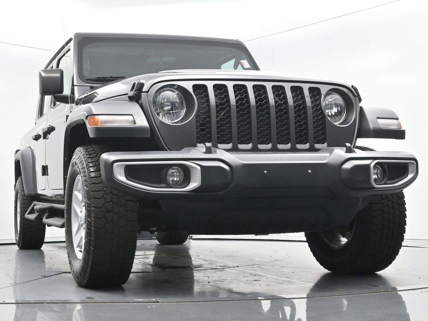 Used 2023 Granite Crystal Metallic Clearcoat Jeep Sport S image 40