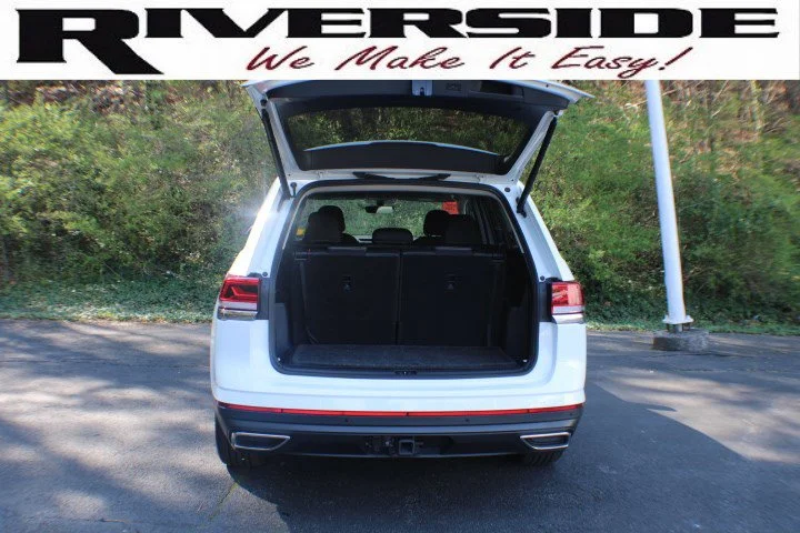 Used 2023 White Volkswagen 3.6L V6 SE w/Technology image 15