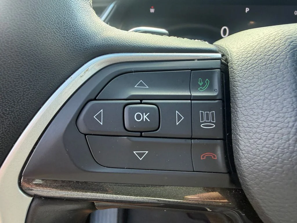 Used 2022 Gray Jeep Altitude image 16