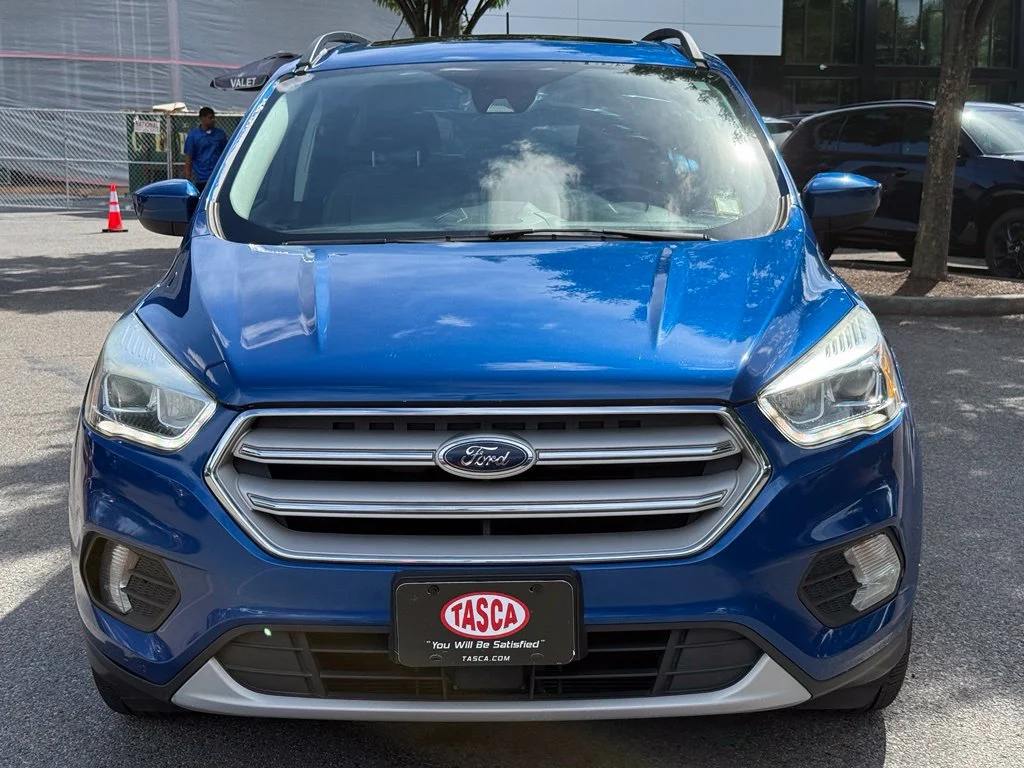 Used 2018 Lightning Blue Metallic Ford SEL image 3