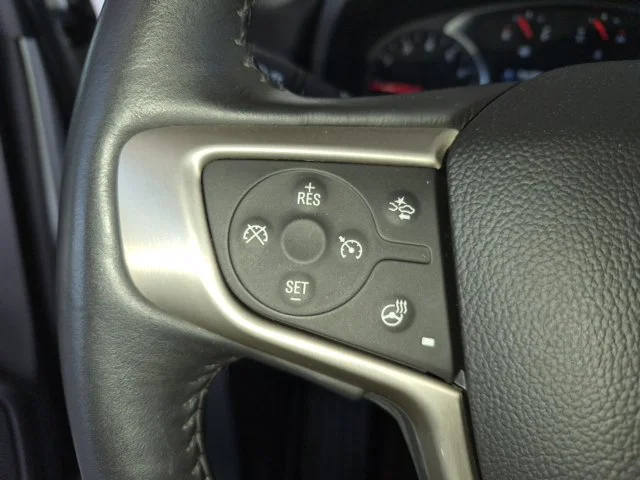 Used 2018 Silver GMC Denali image 17