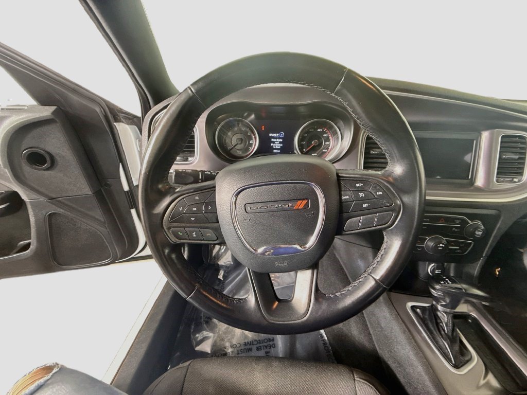 Used 2022 White Knuckle Clearcoat Dodge SXT image 34