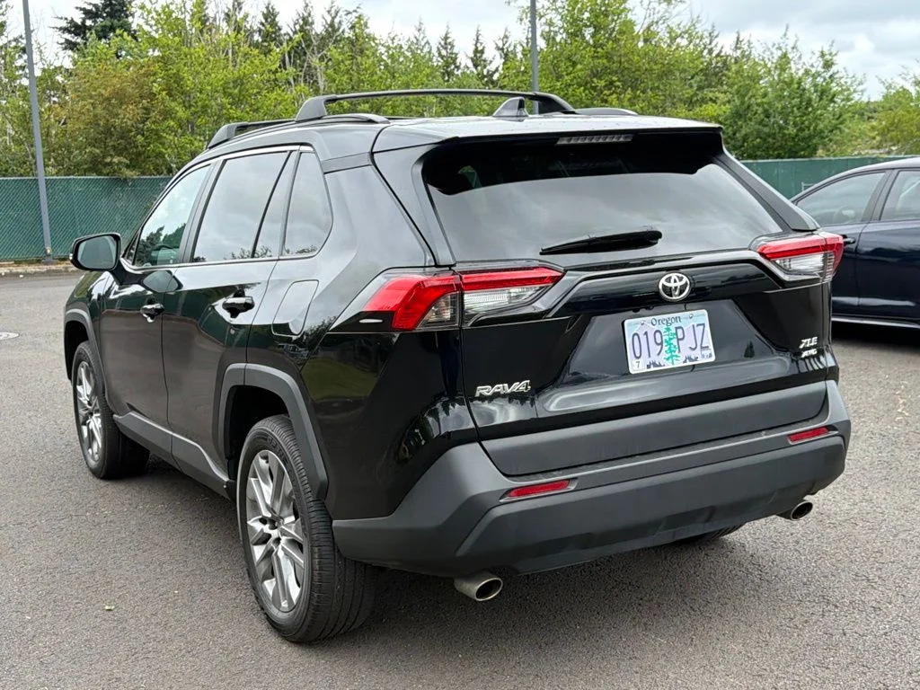 Used 2023 Midnight Black Metallic Toyota XLE Premium image 7