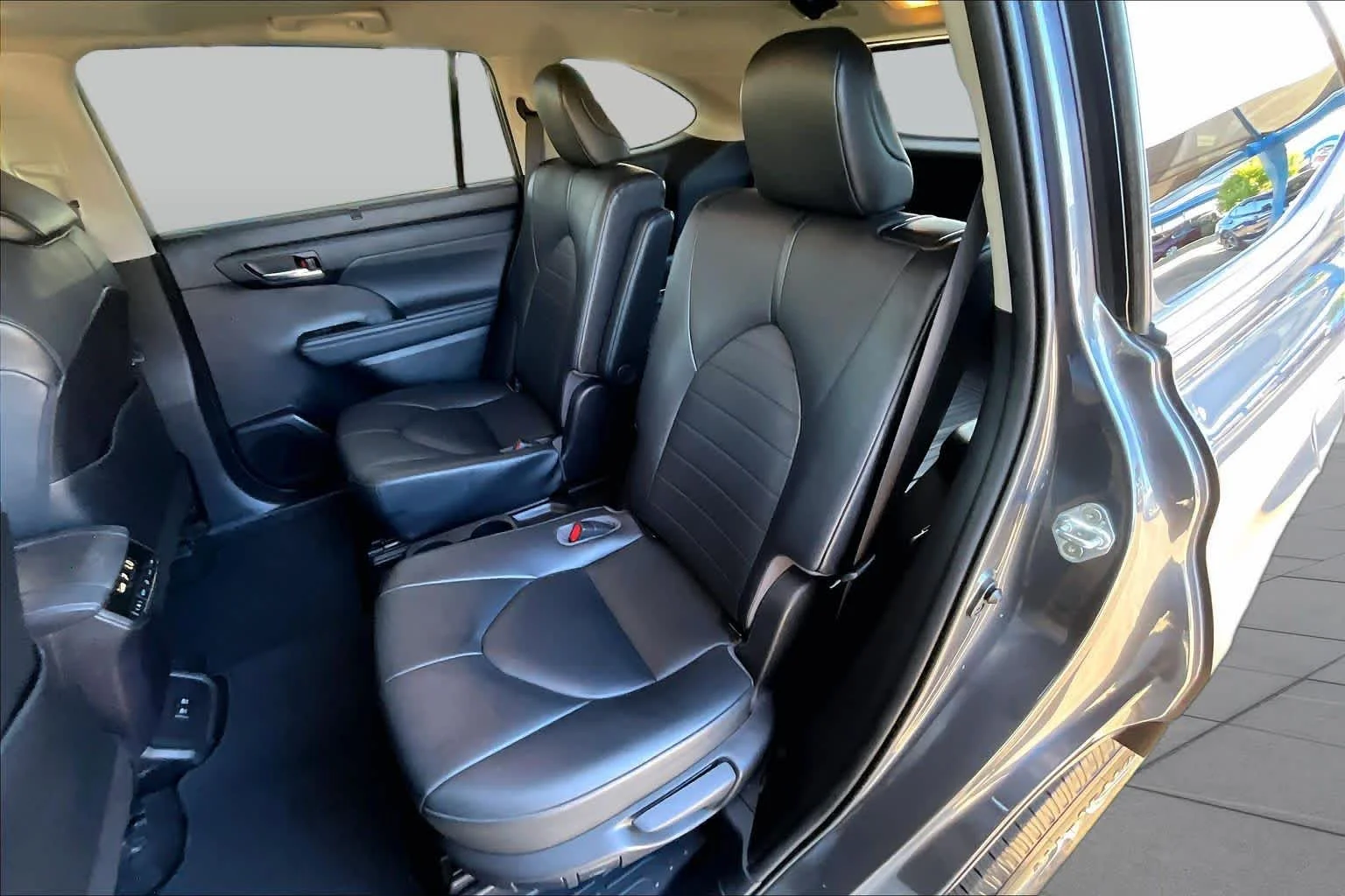 Used 2021 Magnetic Gray Metallic Toyota XLE image 21