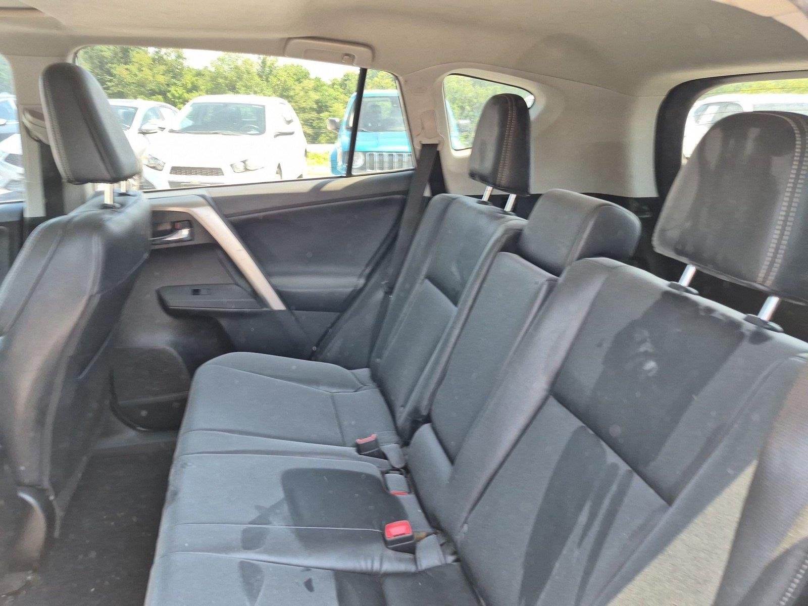 Used 2015 Classic Silver Metallic Toyota Limited image 33