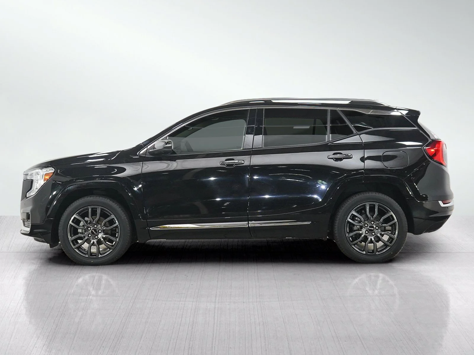 Used 2023 GMC Terrain Denali with VIN 3GKALXEG2PL121236 for sale in Bloomington, Minnesota