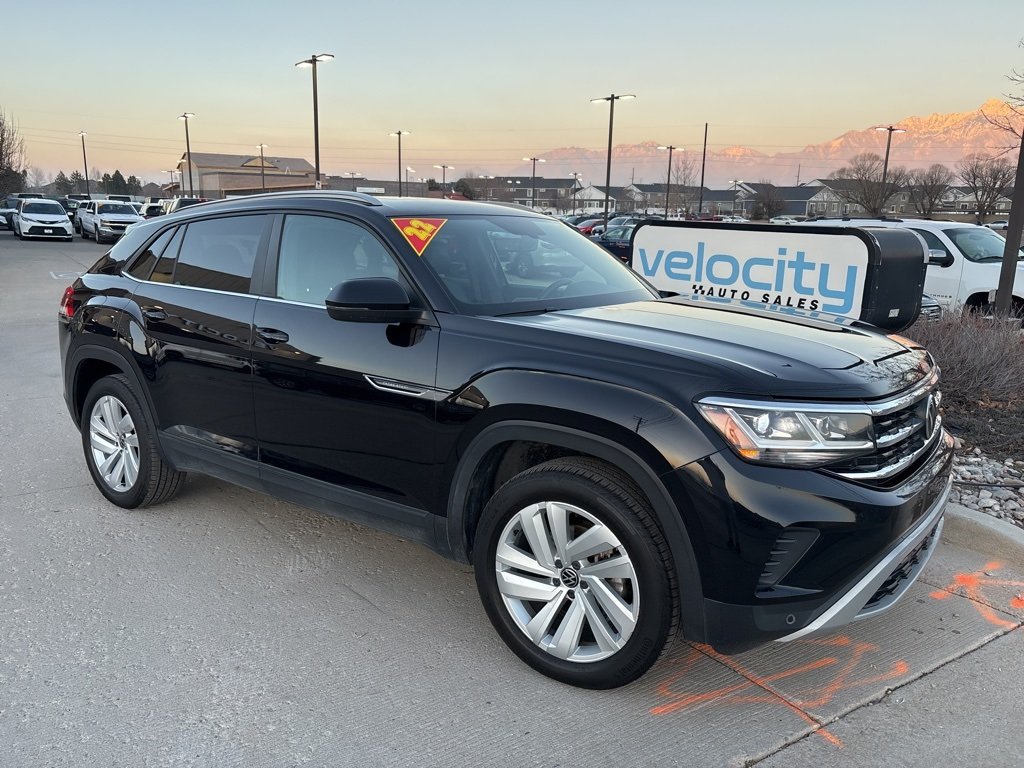 2022 Volkswagen Atlas Cross Sport SE w/Tech
