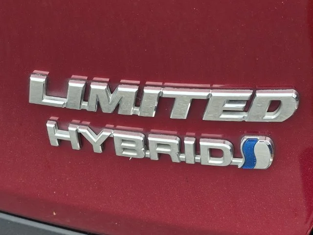 Used 2019 Pearl Toyota Limited image 5