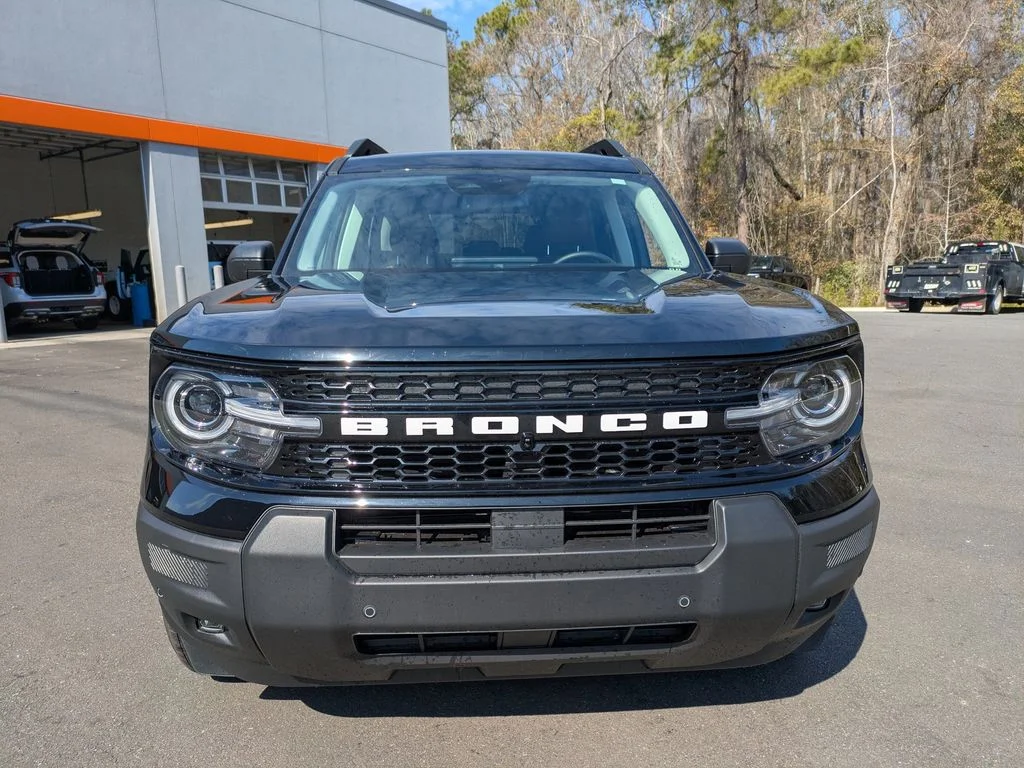 New 2025 Shadow Black Ford Outer Banks image 9