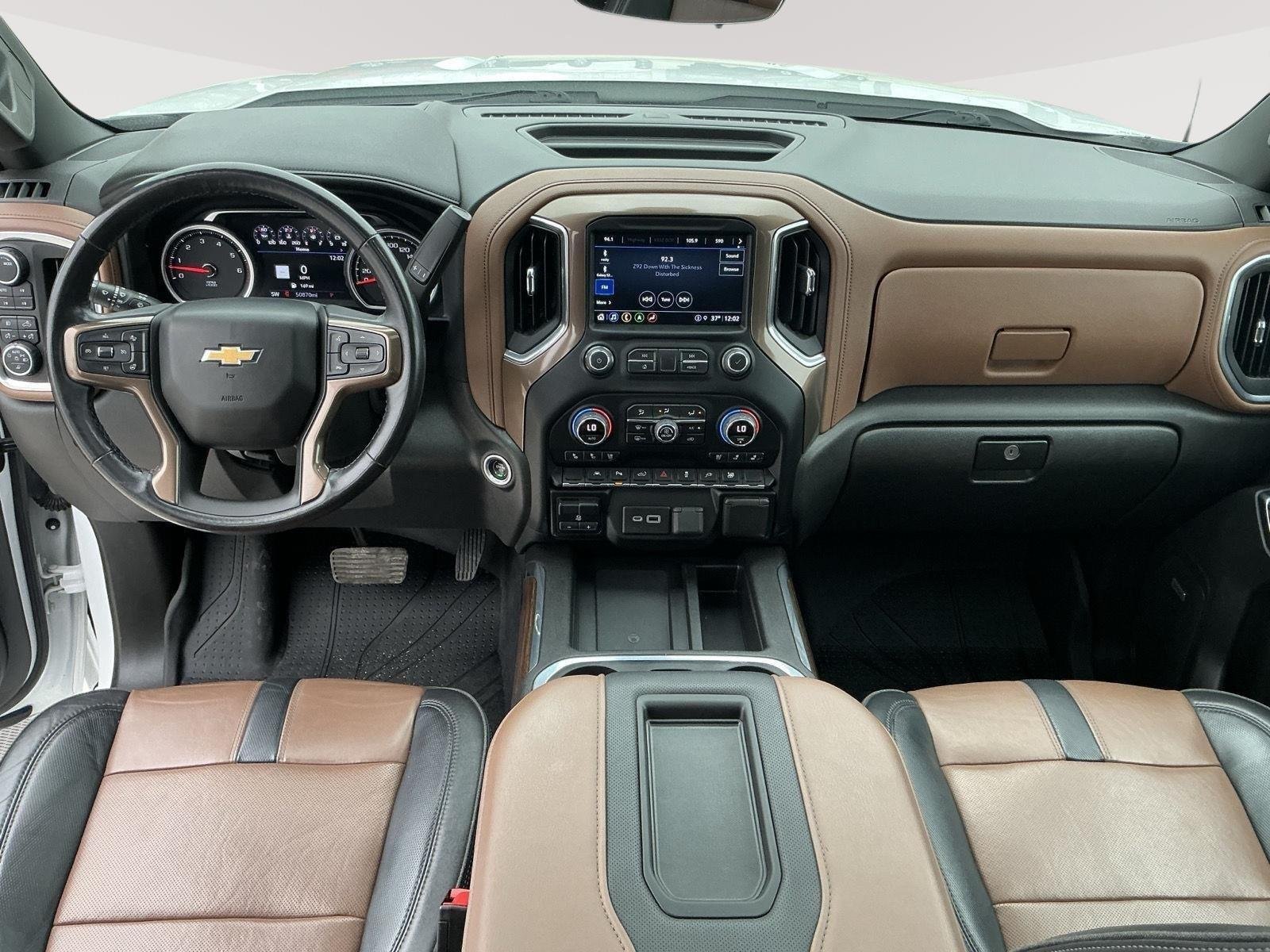 Used 2022 Iridescent Pearl Tricoat Chevrolet High Country image 10