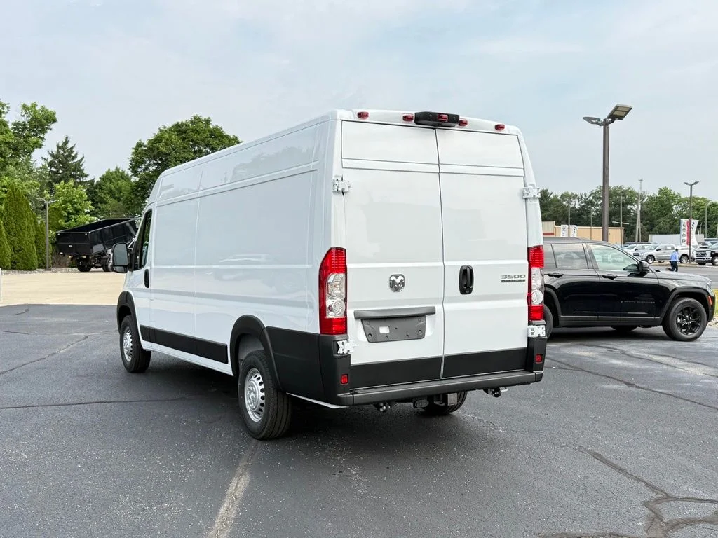 New 2026 Bright White Clear-Coat Exterior Paint RAM High Roof image 5