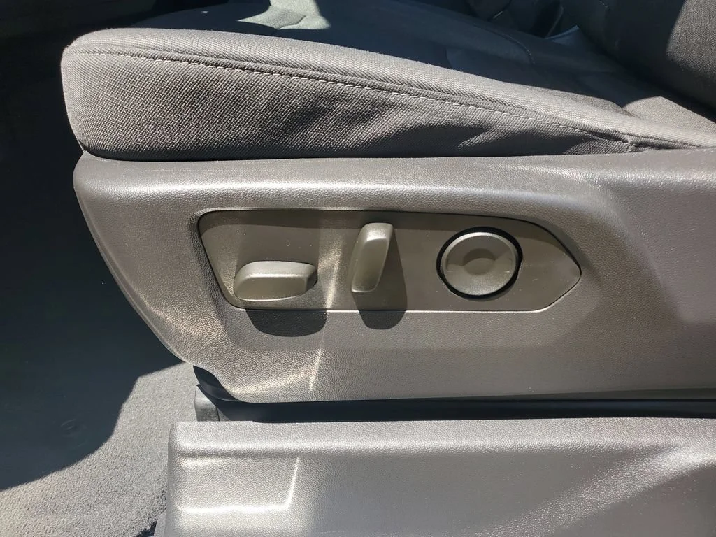 Used 2025 Sterling Gray Metallic Chevrolet LT image 22