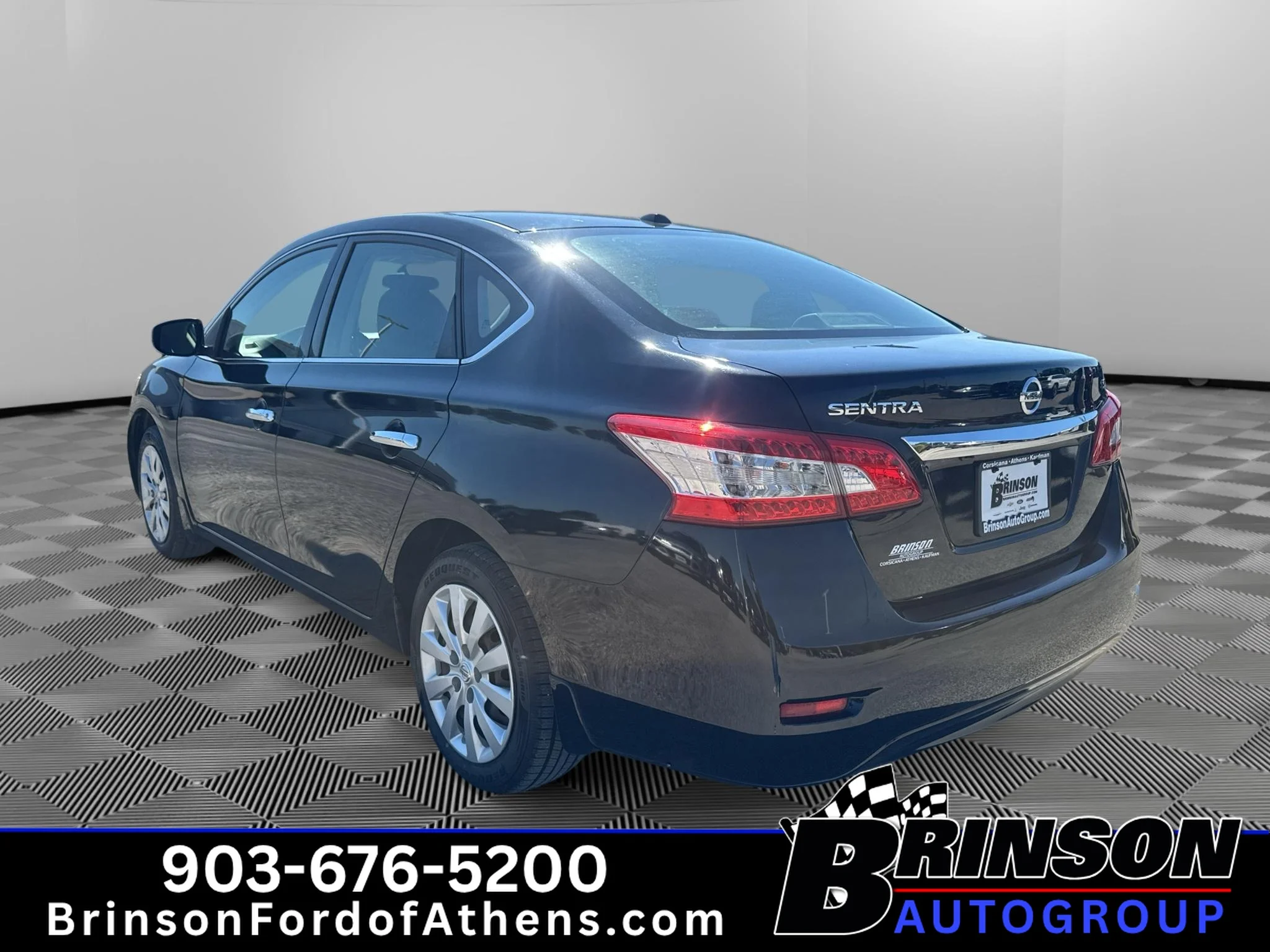Used 2015 Super Black Nissan SV image 7