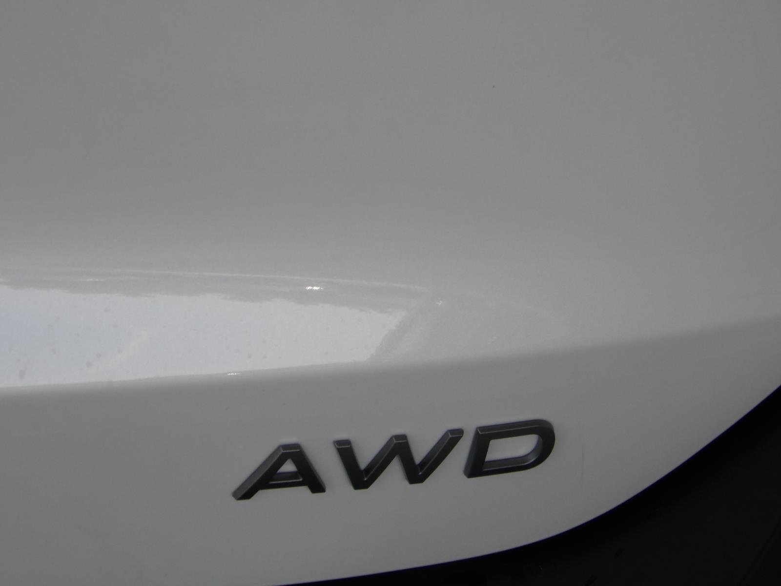 New 2026 Aspen White TriCoat / Super Black Two-tone Nissan SV image 9