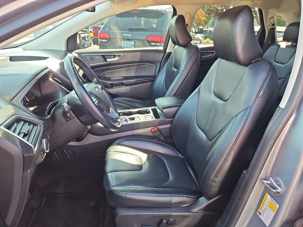 Used 2022 Silver Ford Titanium image 17