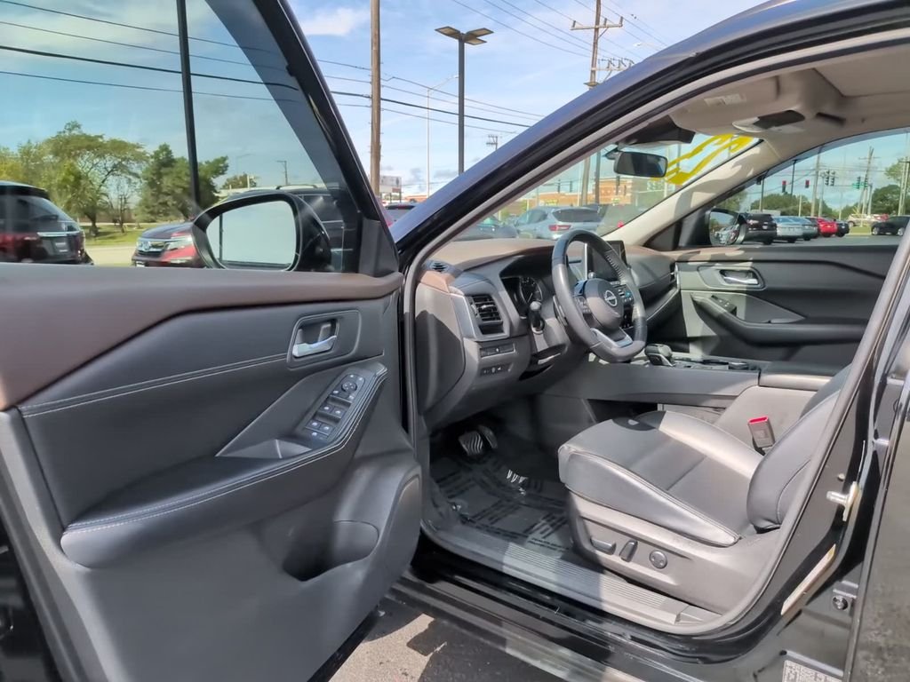 Used 2023 Black Nissan SV image 17