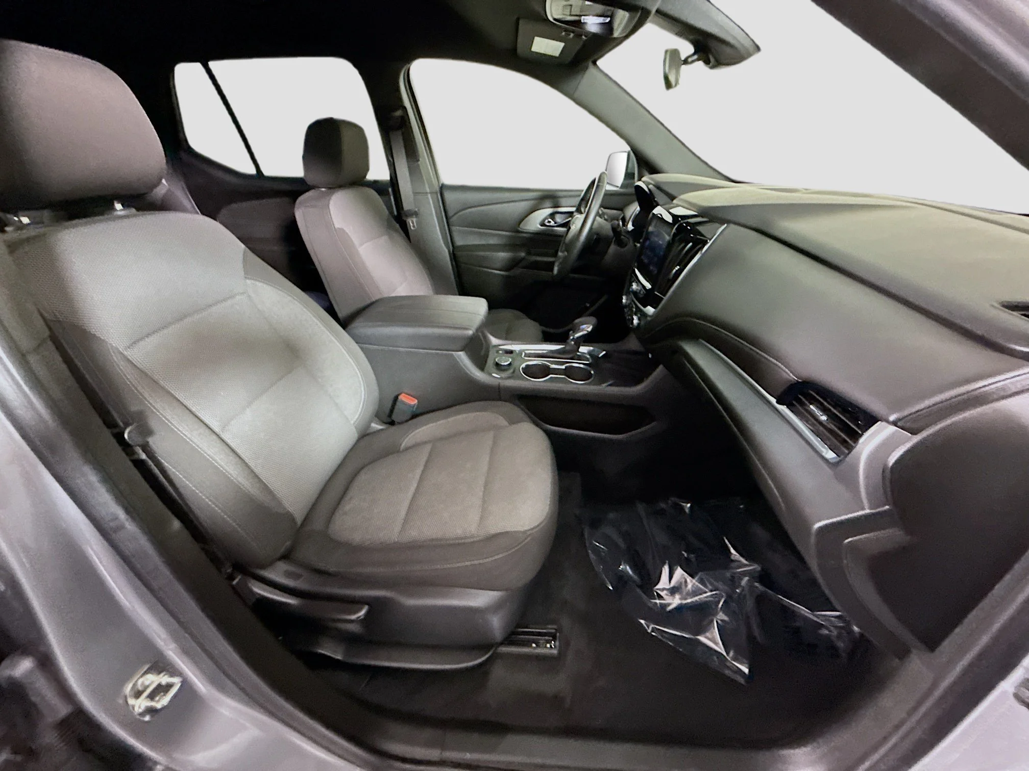 Used 2023 Sterling Gray Metallic Chevrolet LT Cloth image 25