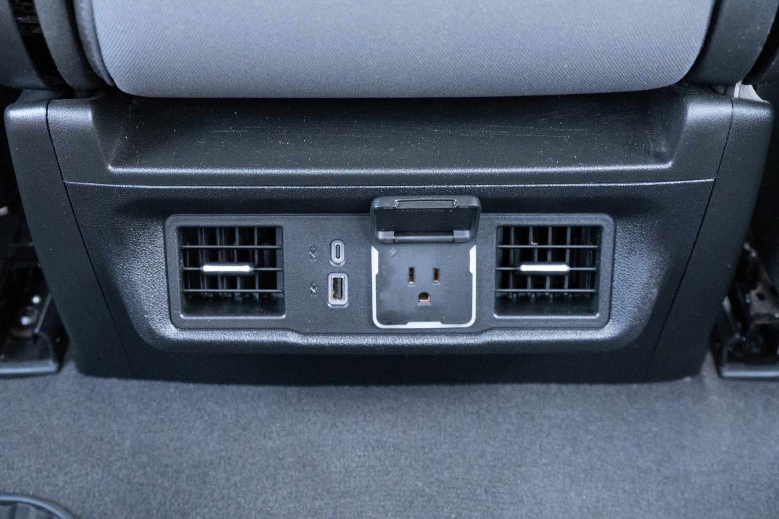 Used 2024 Summit White Chevrolet LT image 16