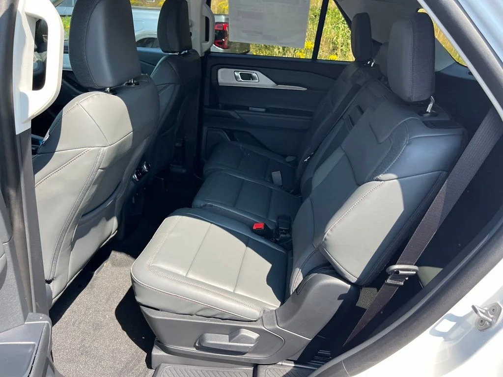 New 2026 Star White Metallic Tri-Coat Ford Active image 15