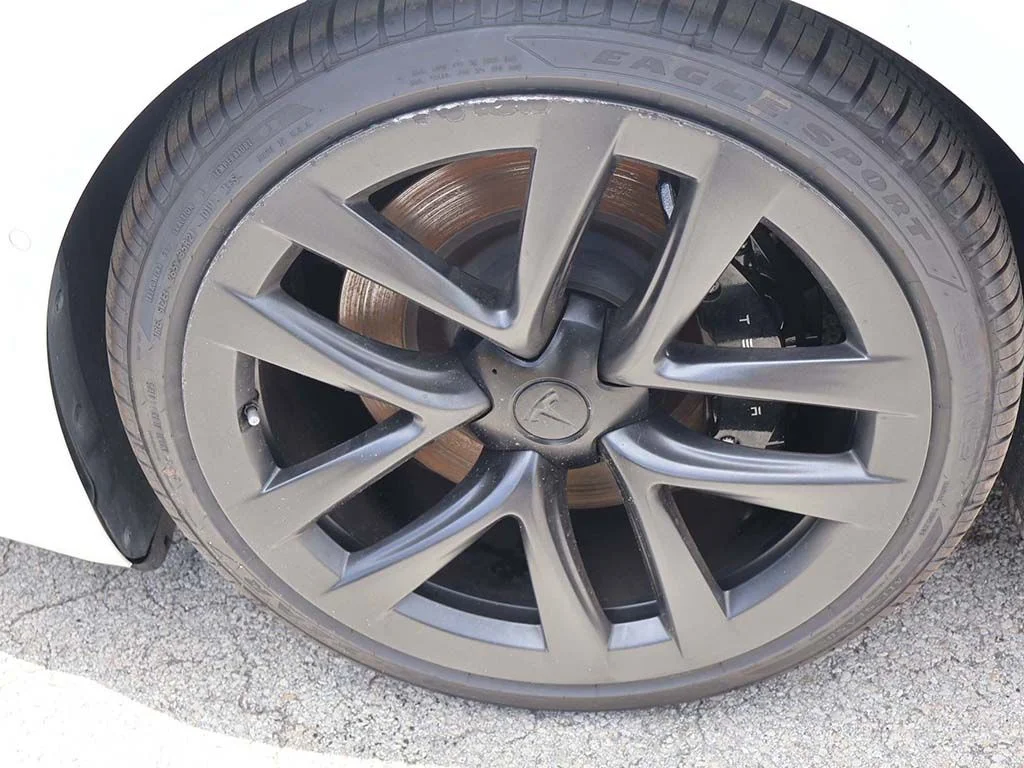 Used 2023 White Tesla Standard Range image 25