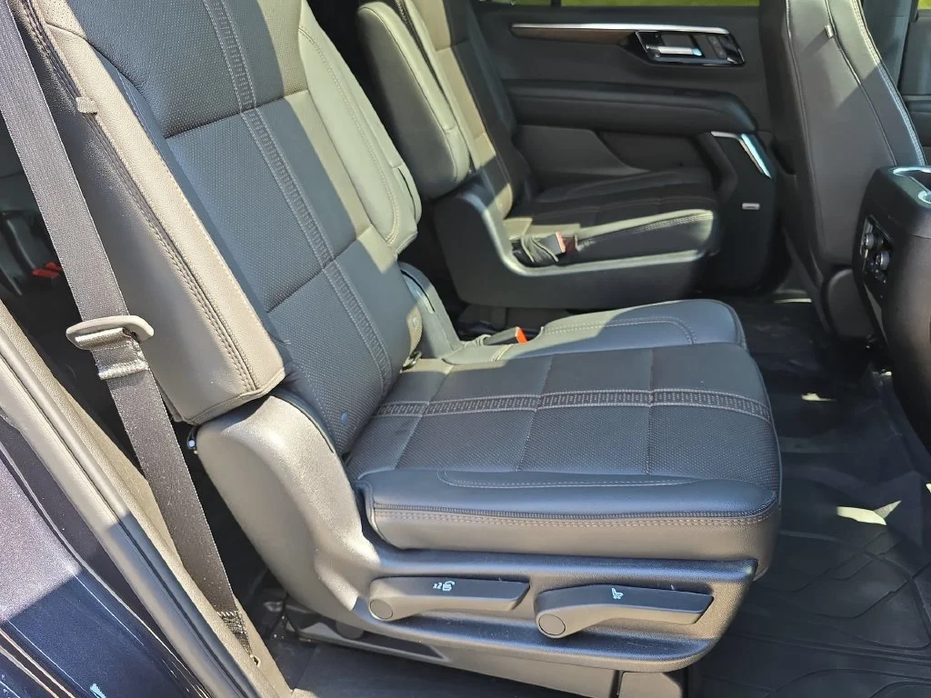 Used 2025 Dark Ash Metallic Chevrolet High Country image 28