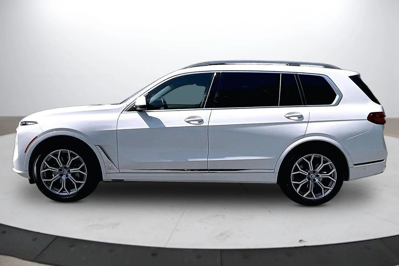 Certified Used 2023 White BMW xDrive40i image 5