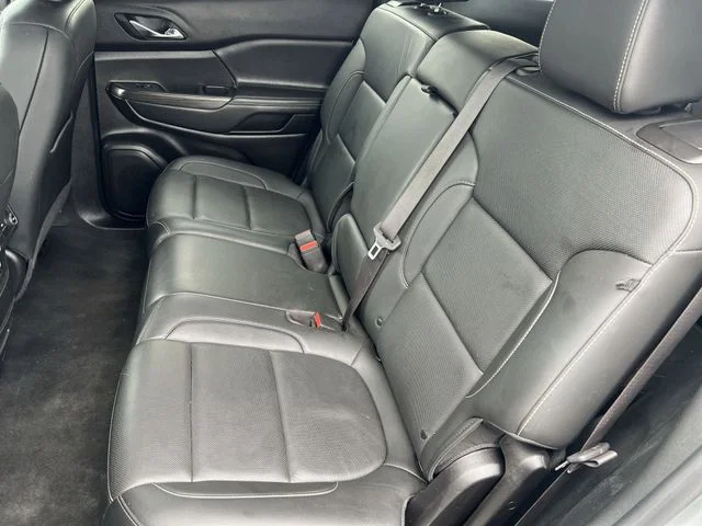Used 2023 Silver GMC SLT image 37