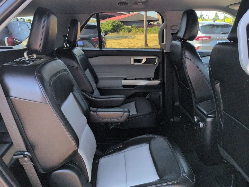Used 2023 Gray Metallic Ford XLT image 29