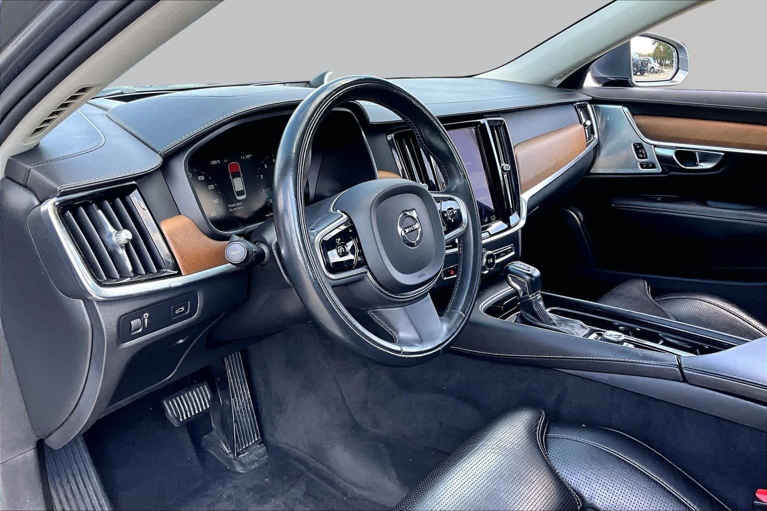 Used 2017 Osmium Grey Metallic Volvo Inscription image 16