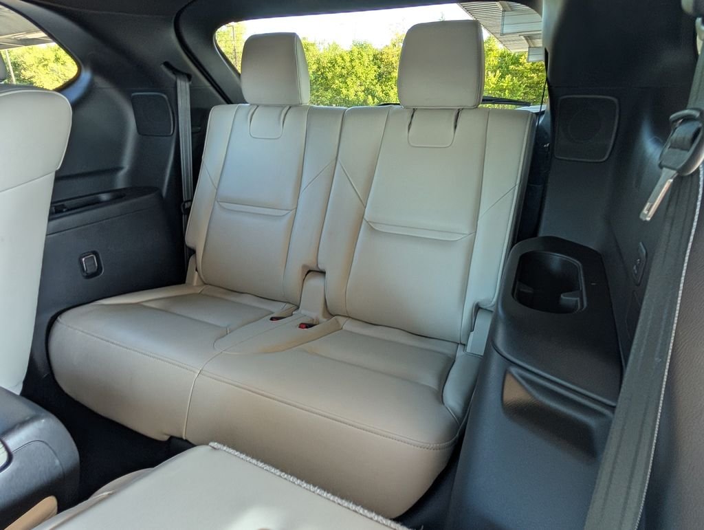 Used 2023 White Mazda Signature image 24