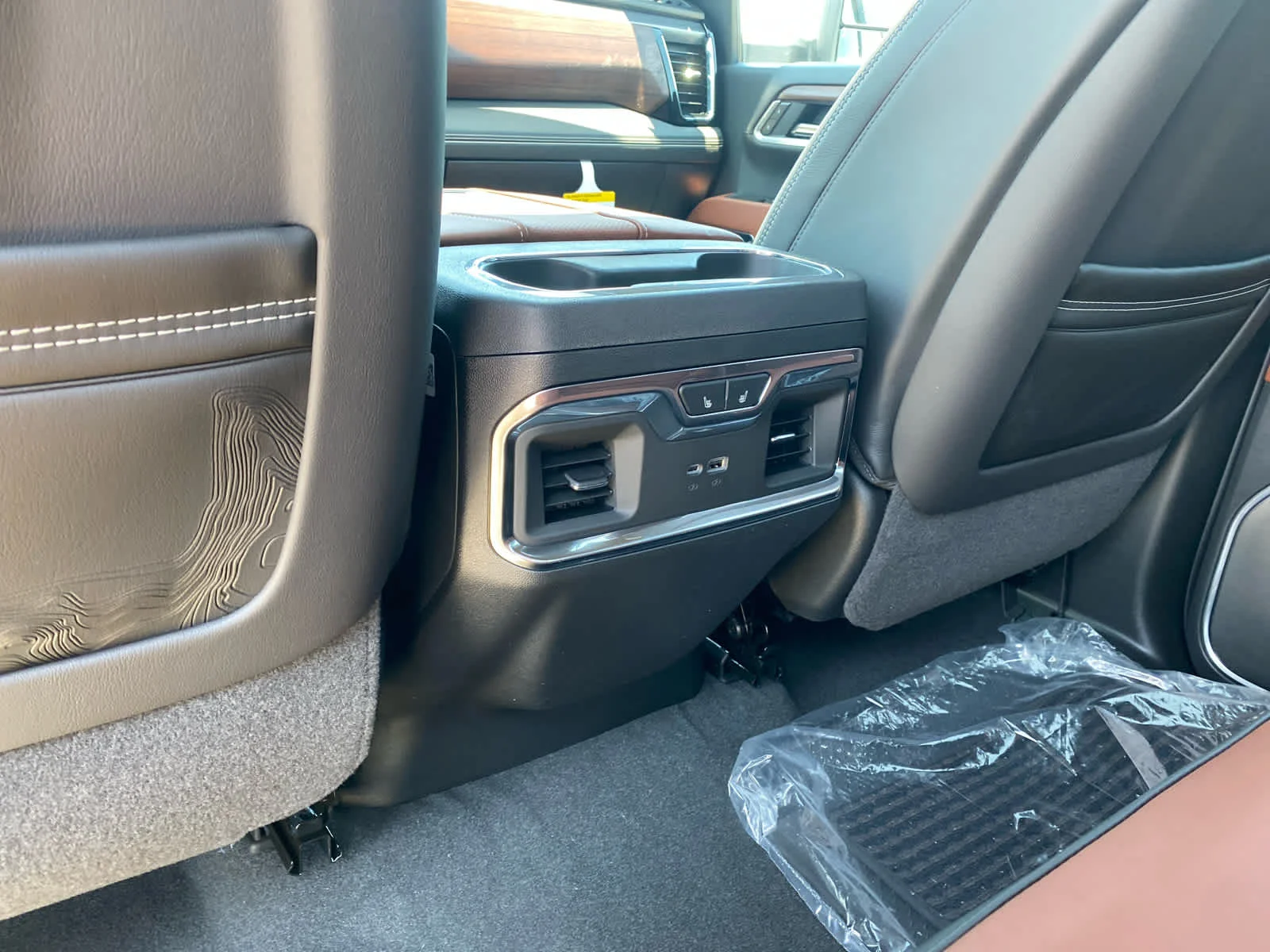 New 2026 Glacier White Tricoat GMC Denali Ultimate image 25