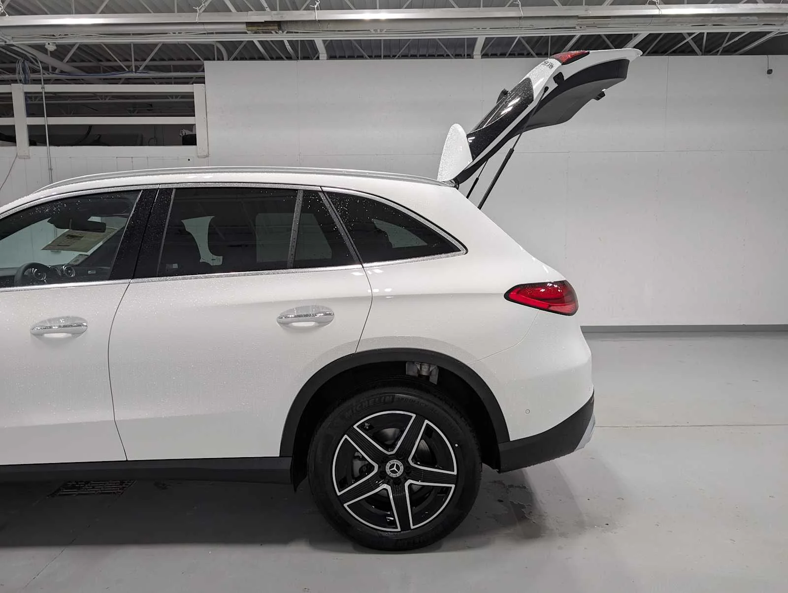 Used 2026 Polar White Mercedes-Benz GLC 300 image 9