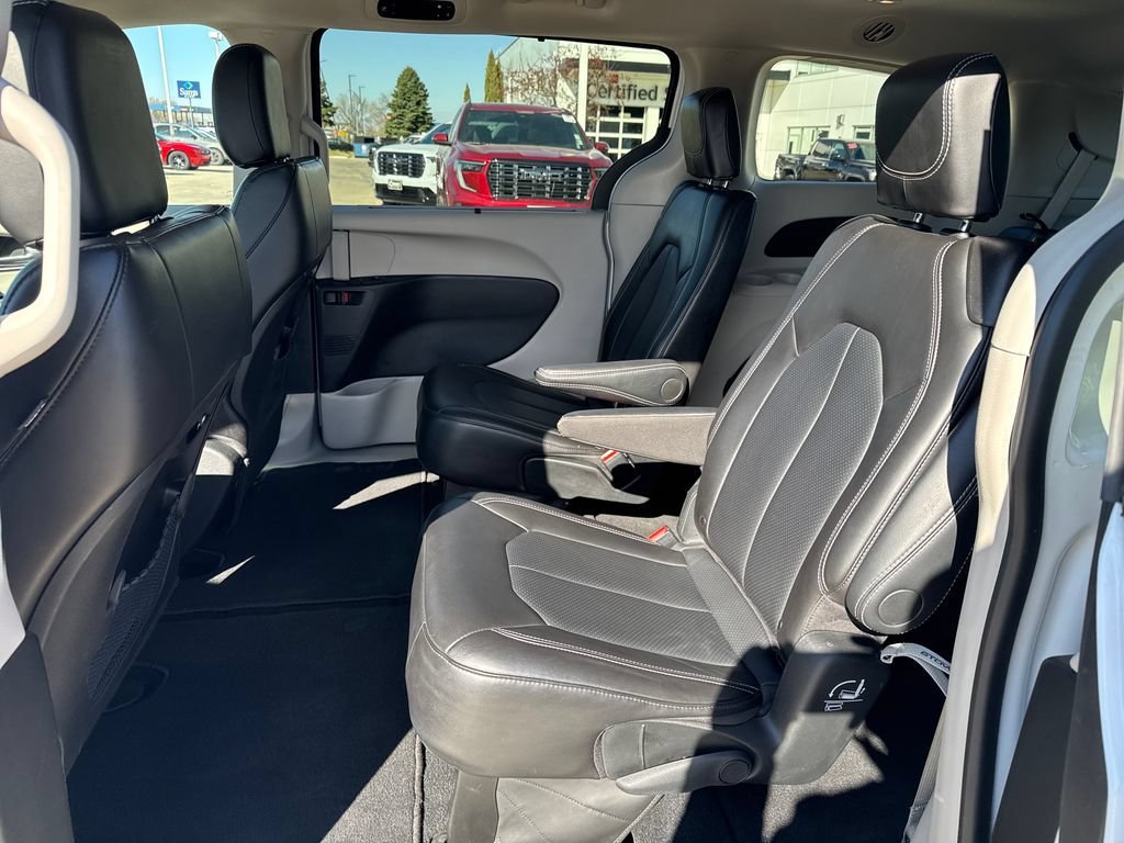 Used 2024 White Chrysler Touring L image 29